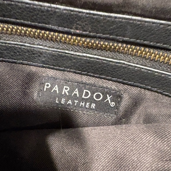 Paradox Leather Black and White Floral Strap Bag - Picture 3 of 12